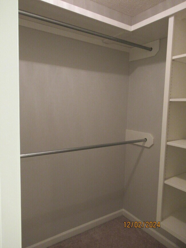 Building Photo - 3840 Oleander Dr