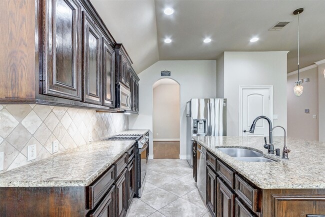Building Photo - 27923 Silverstream Ct