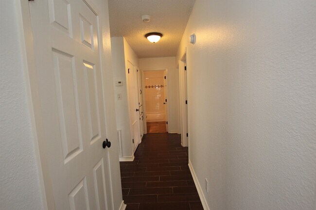 Building Photo - 125 Knoll Ave