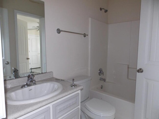 Building Photo - 305 Sterling Ct