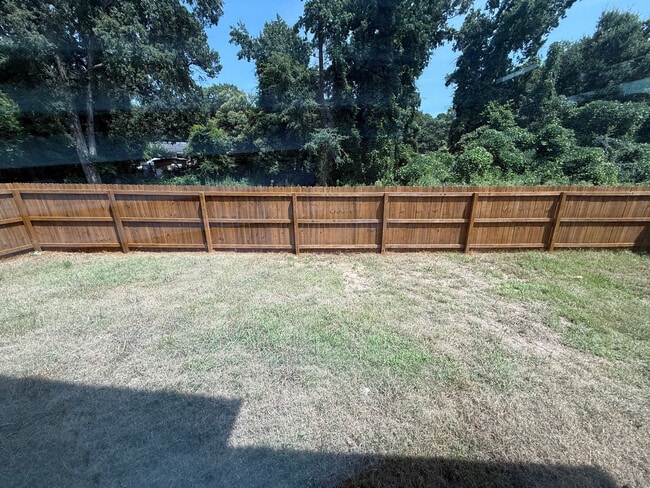 Building Photo - Room in House on S Alston Ave