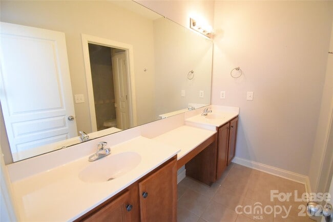 Building Photo - 2405 Bonterra Blvd