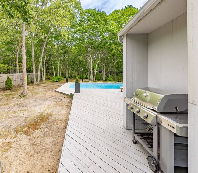 Building Photo - 43 Wooded Oak Ln