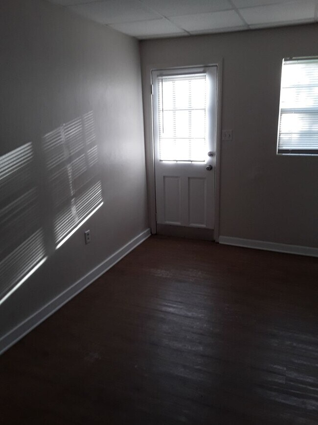 Building Photo - Great location two bedroom one bath with a...