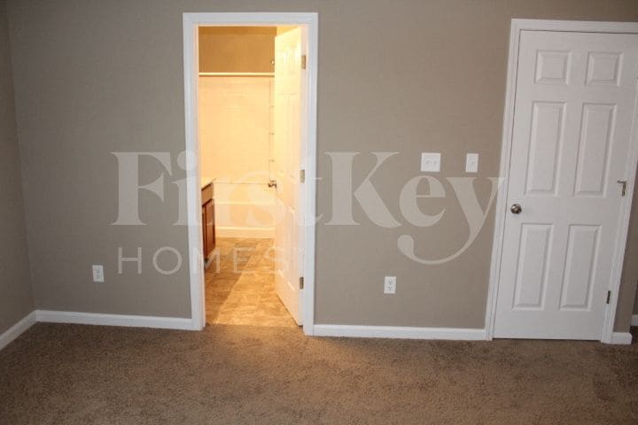 Building Photo - 10988 Cedar Pine Dr