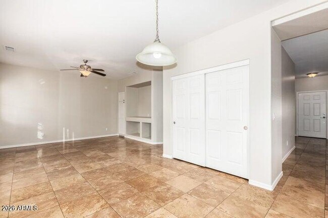 Building Photo - 18606 W Sunnyslope Ln
