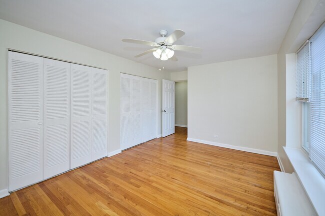 Building Photo - 2424 W Estes Ave