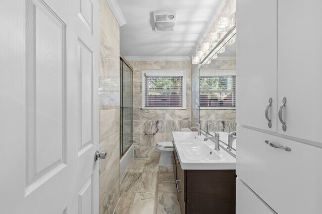 Building Photo - 3338 Prospect St