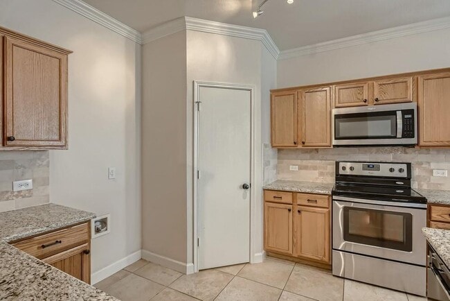 Building Photo - 8008 Serenity Way