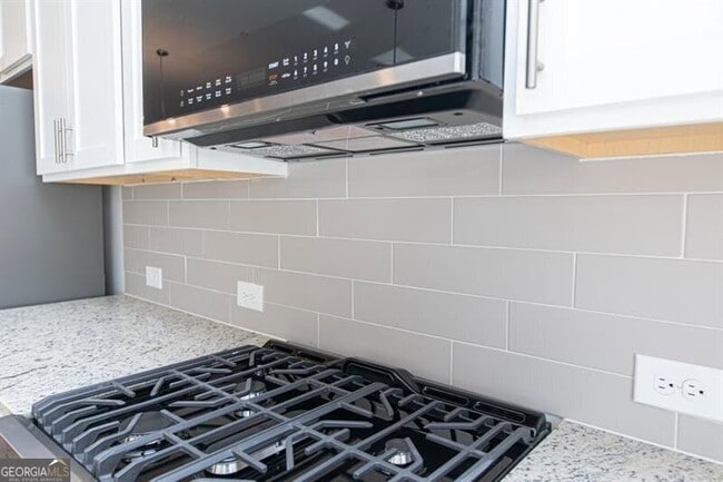 Building Photo - 272 Commons Ave