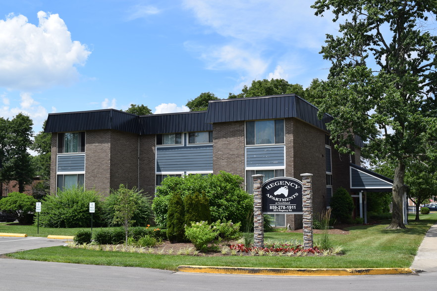 Primary Photo - Regency Apartments at Southland