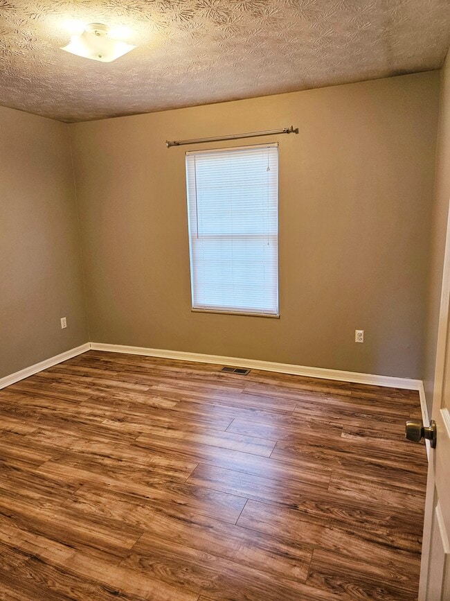 Building Photo - 939 Cambridge Dr