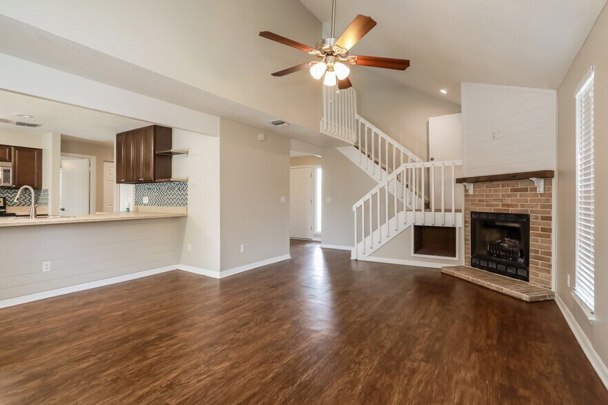 Building Photo - 6826 Coralberry Ct