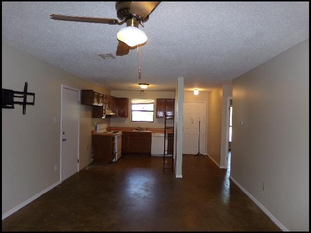 Building Photo - 49 Oak Forest Pl