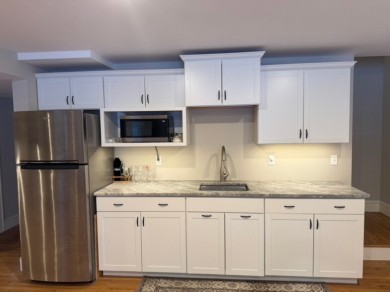 Basement Kitchen - 32 Abenaki Cir