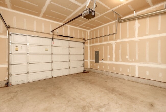 Building Photo - Beautiful Lacey Home with new paint and carpet in Popular Edgewater Community