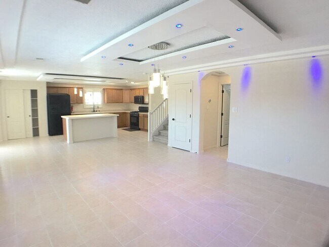 Building Photo - Don't Miss Out! Spacious 3 Bed, 2.5 Bath Home in Los Lunas – Open Layout & Prime Location