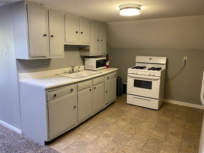 Building Photo - 3915 Southern PArkway