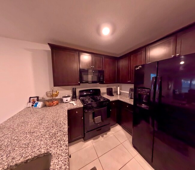Building Photo - 2708 Starwater Dr