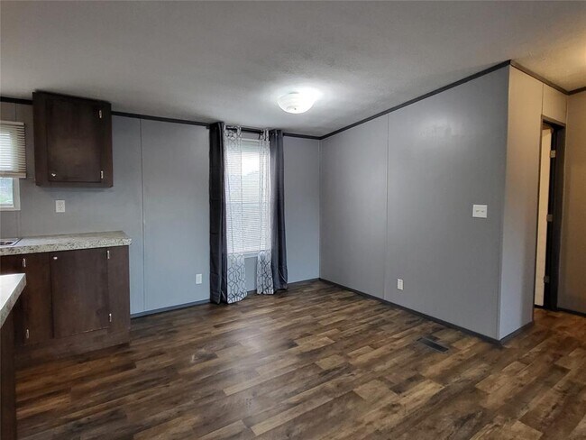 Building Photo - 21518 Cherry Hollow Dr