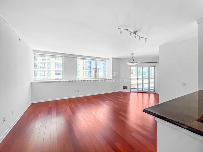 Building Photo - 400 Beale