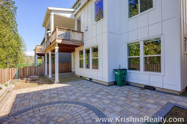 Building Photo - 16685 NW Crossvine St
