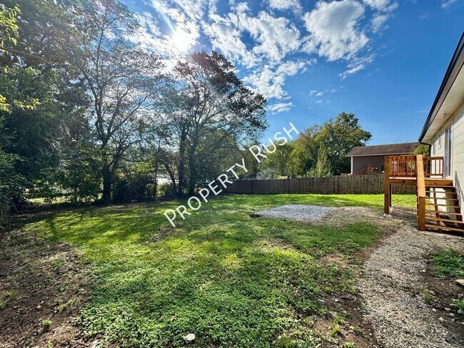 Building Photo - 824 Clift St