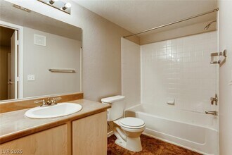 Building Photo - 555 E Silverado Ranch Blvd