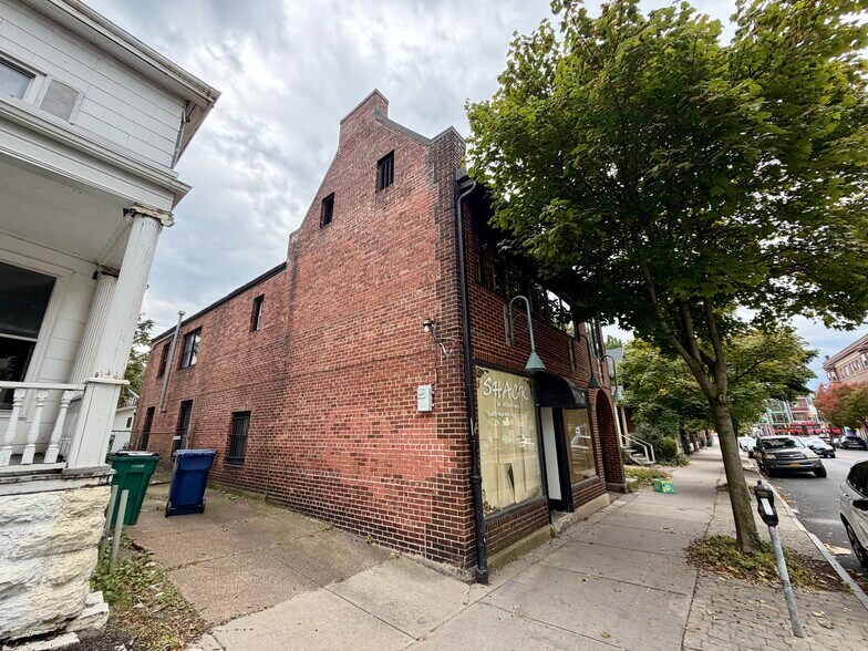 Building Photo - 125 Elmwood Ave