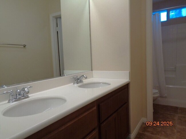 Building Photo - Spacious Quartz Hill 2 Story Home Offering 3663 sq. ft. and was Built in 2004