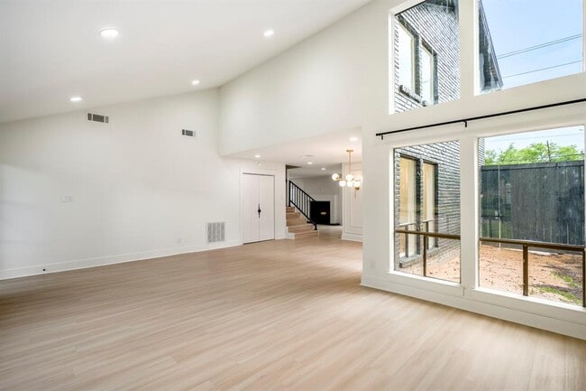 Building Photo - 17 Dowlen Pl