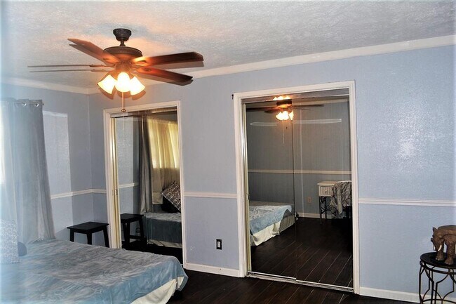 Building Photo - 12542 Wrenthorpe Dr