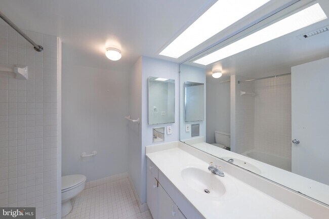 Building Photo - 5501 Seminary Rd