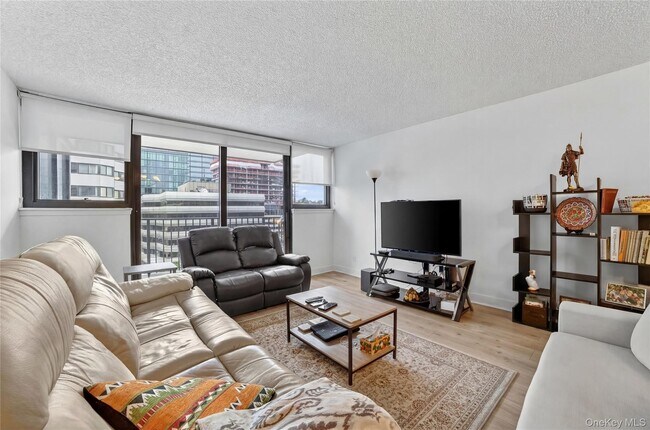 Building Photo - 25 Rockledge Ave