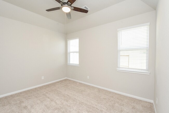 Building Photo - 14042 Chinook Dr