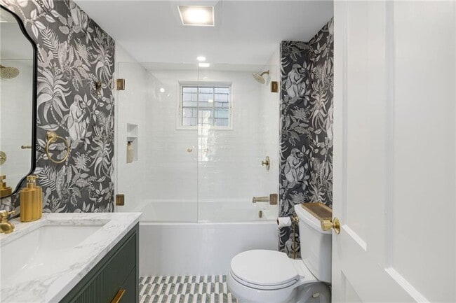 Building Photo - 23 Mt Vernon St