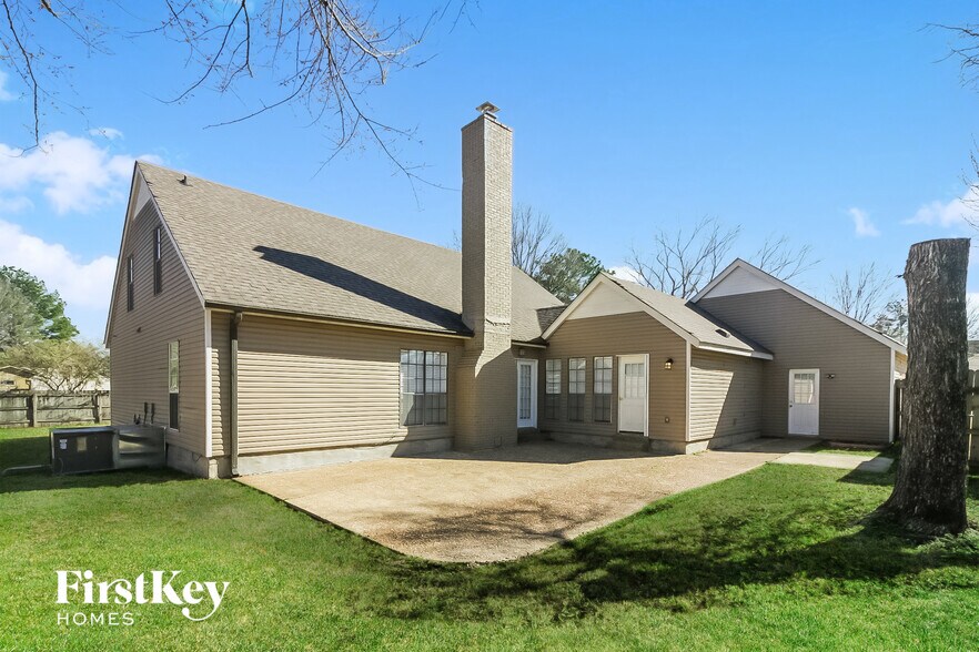 Building Photo - 7650 Charstone Dr