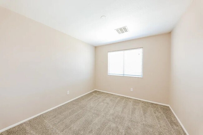 Building Photo - 4106 S 55th Dr