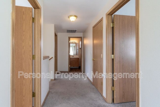 Building Photo - 17314 SE 22nd St