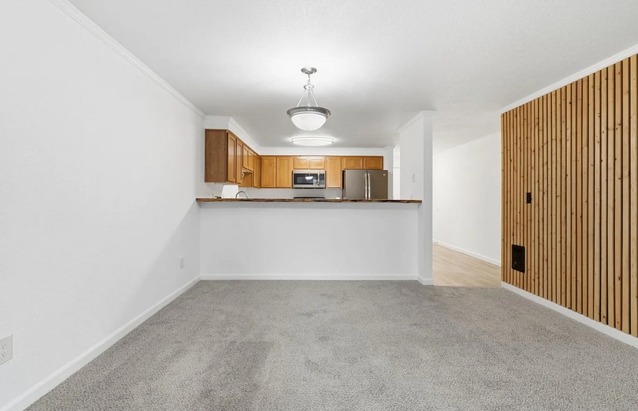 Building Photo - 510 SE 157th Ave