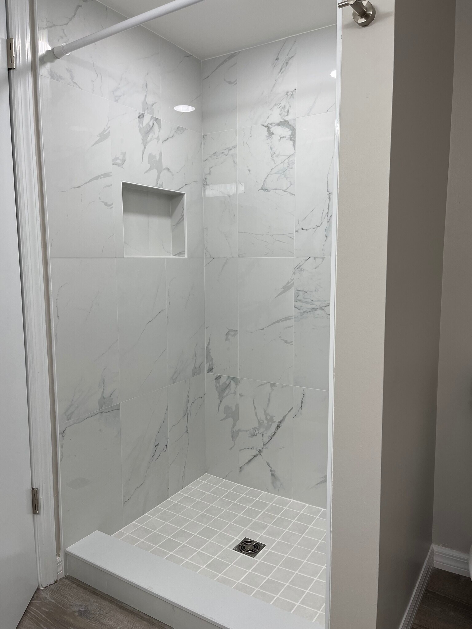 Master shower - 1850 Atlantic St