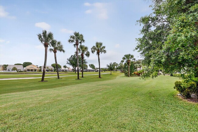 Building Photo - 8081 Cassia Dr
