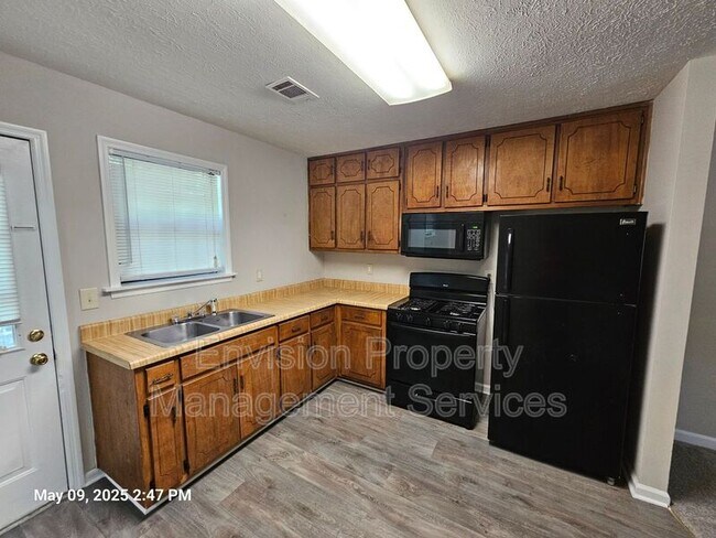 Building Photo - 111 Jay Ln
