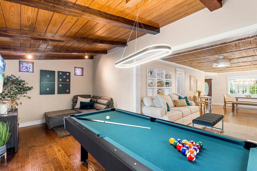 Building Photo - 303 Lang Rd