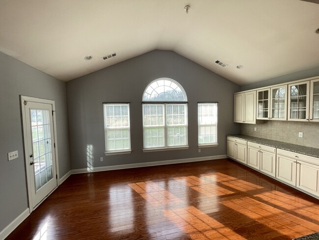 Building Photo - Crutcher Station home off Station Camp Blvd!