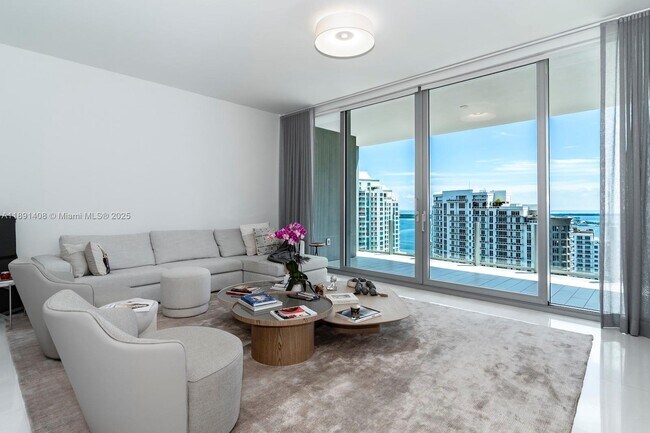 Building Photo - 300 Biscayne Blvd Way