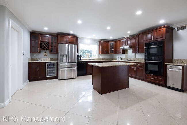 Building Photo - 5 br, 3 bath House - 12552 Eckleson Street