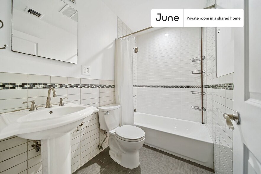 Building Photo - Room in Shared 4 bed/2 bath home