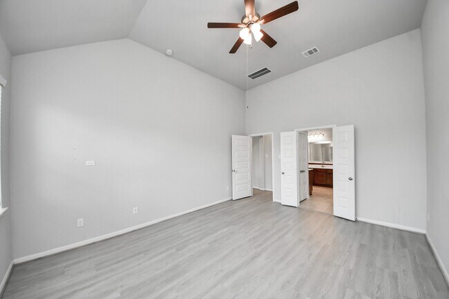 Building Photo - 3102 Trishelle Ct
