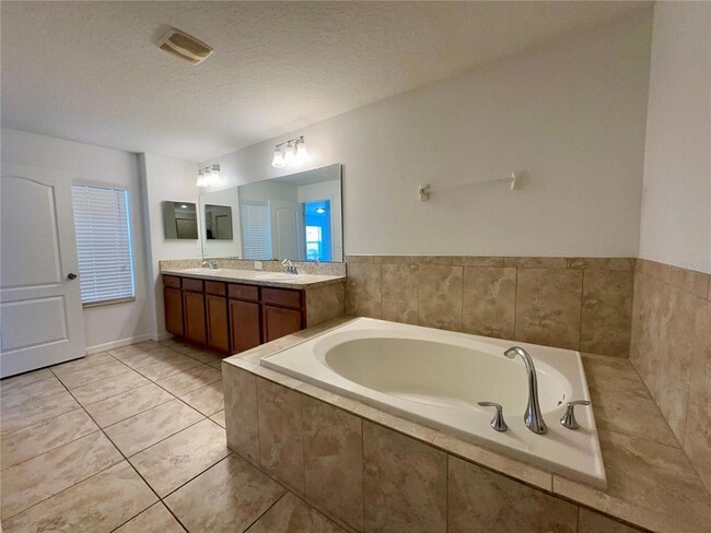 Building Photo - 3606 Rodrick Cir